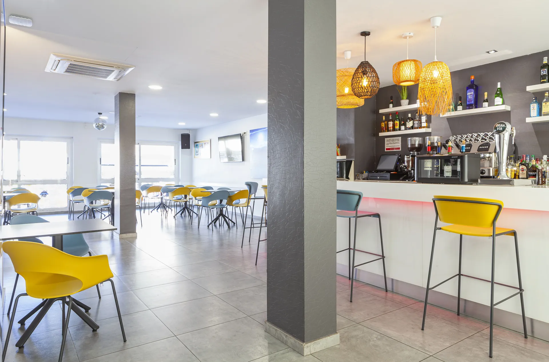 Cafetería 04